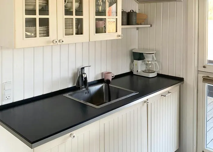 Feriehus Cozy Summer House With 100 Meters To The Sea Haderslev